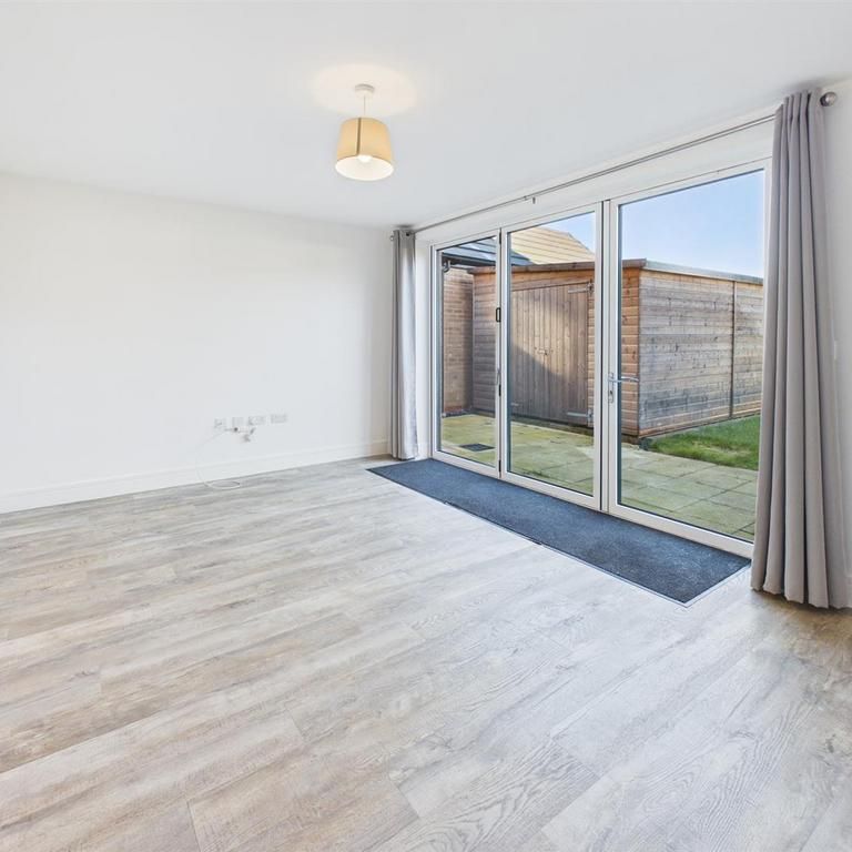 3 bedroom detached house to rent - Photo 1