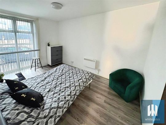 1 bedroom in a house share to rent - Photo 1