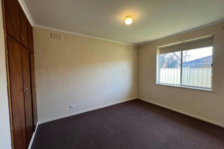 Neat and Tidy 3 Bedroom Unit! - Photo 5