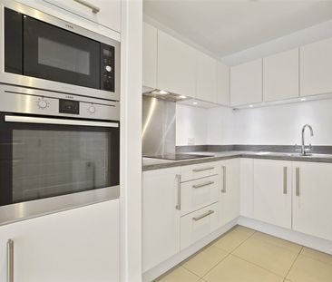 Hierro Court, E1 - Photo 2