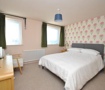 3 bedroom detached house to rent - Photo 4