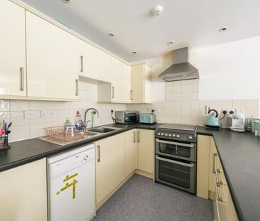 1 Bed Flat - Photo 5