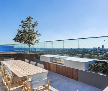 Executive Designer Apartment ** Available Now ** - Photo 5