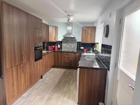 20 Minnowburn Drive, Belfast, BT8 7QJ - Photo 5