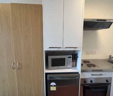 Central Studio Apartment on The Terrace - Photo 3