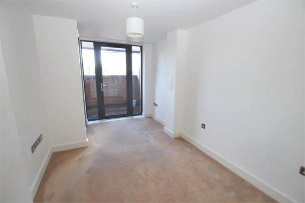 1 bedroom Apartment to let - Photo 1