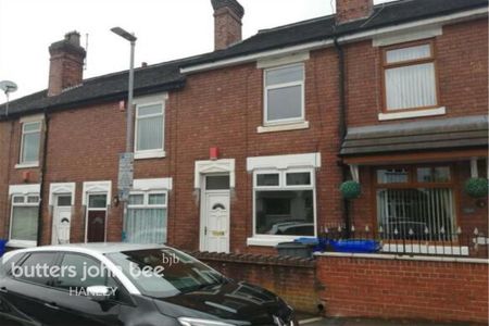 2 bedroom end of terrace house to rent - Photo 2