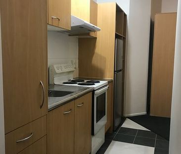 Studio apartment, Central Queen St, Auckland CBD - Photo 4