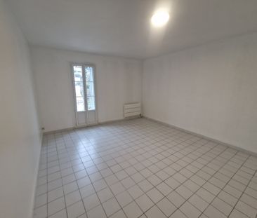 Location Appartement 2 pièces 49m² TOULON 83000 - Photo 3