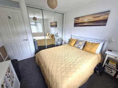 3 bedroom semi-detached bungalow to rent - Photo 5