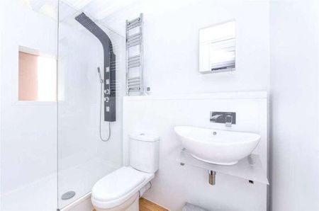 @white, Scout Way, Mill Hill, London, NW7 - Photo 5