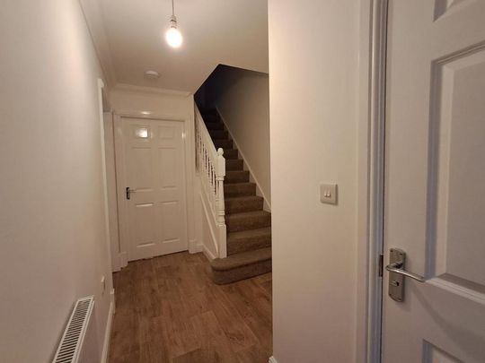 3 bedroom terraced house to rent - Photo 1