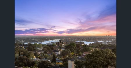 North Facing One Bedroom Apartment - Walk to Everything! - Photo 3
