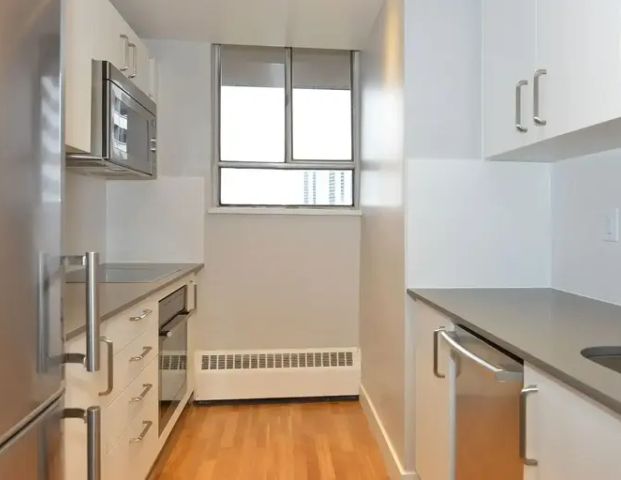 230 Oak Street | 230 Oak Street, Toronto - Photo 1