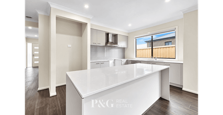 ✨ SPACIOUS & LUXURY HOME IN CLYDE NORTH! ✨ - Photo 4