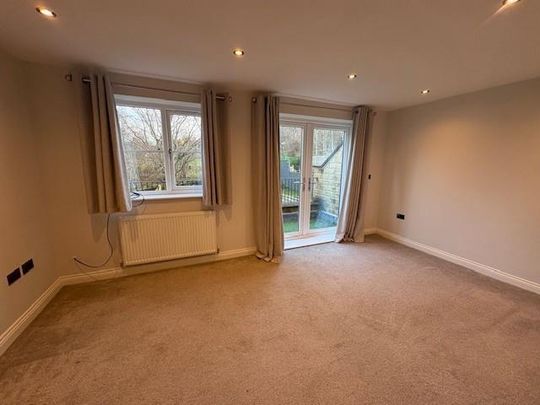 4 bedroom semi-detached house to rent - Photo 1