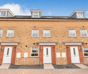 3 Bedroom House - Terraced - Photo 5
