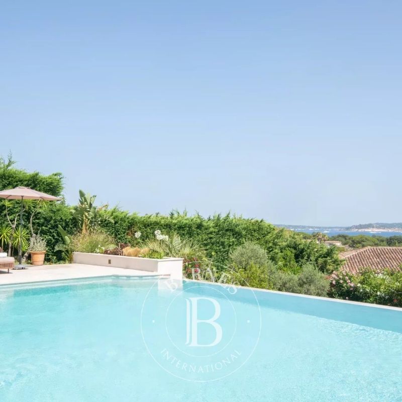 LOCATION SAISONNIÈRE - GRIMAUD - VILLA MODERNE - VUE MER PANORAMIQUE - 5 CHAMBRES - DÉPENDANCE - PISCINE - Photo 1