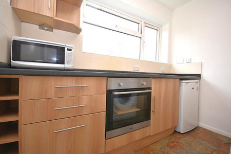 Studio to rent - Photo 4