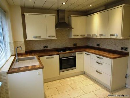 3 bedroom property to rent in NEWCASTLE UPON TYNE - Photo 5