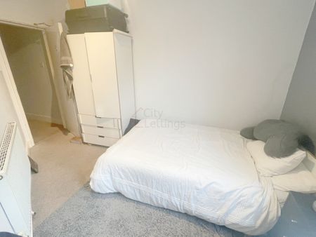 7 Bedroom Flat - Photo 4