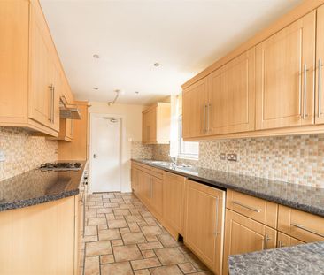 5 bed maisonette to rent in Chillingham Road, Heaton, NE6 - Photo 4