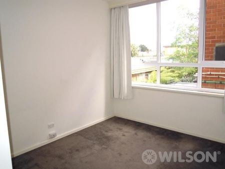 Spacious 2 bedroom apartment - Photo 3