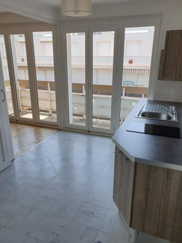 Location Appartement 1 pièce 27m² CLERMONT FERRAND 63000 - Photo 3