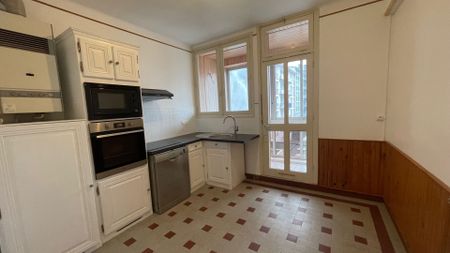 Location Appartement 4 pièces 82m² BREST 29200 - Photo 4