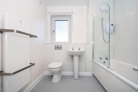 2 bed, 1st Floor Flat - Photo 4