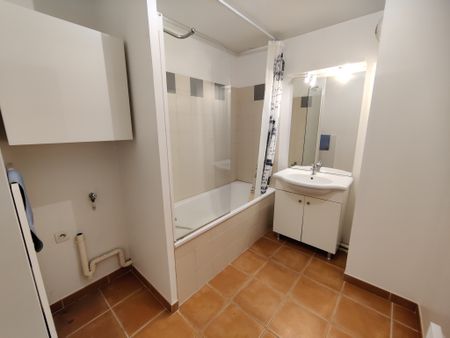 Location Appartement 2 pièces 38m² CAVAILLON 84300 - Photo 4