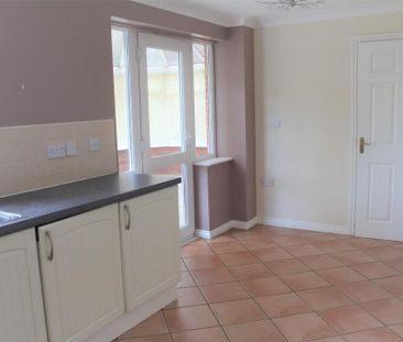 4 bedroom detached house to rent - Photo 3