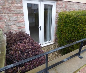 1 bedroom ground floor flat to rent - Photo 4