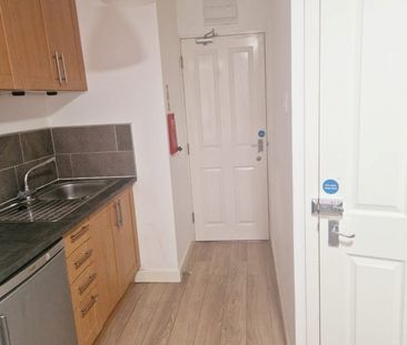 2 Bed Flat, Bramble Street, CV1 - Photo 3