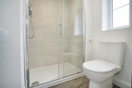 3 bedroom semi-detached house to rent - Photo 5