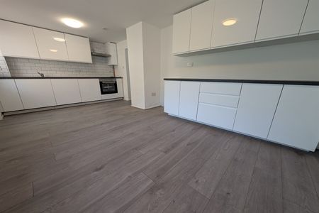 Dale Valley Road, SO16 - Photo 5