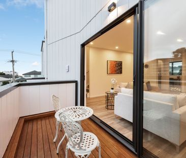 Exceptionally designed home at Takapuna - Photo 4