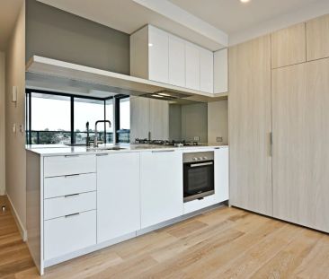 DESIGNER LIVING IN THE HEART OF PRAHRAN - Photo 3