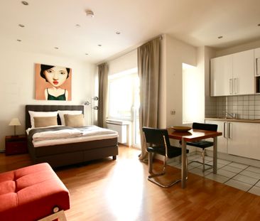 Kwartier Latäng: Schick möbliertes Apartment mit Balkon - Foto 1