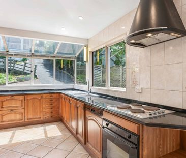 A Rare Waterside Rental in One of Remuera's Best Pockets - Photo 2