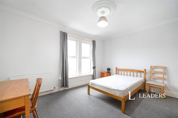 4 bedroom terraced house to rent - Photo 1