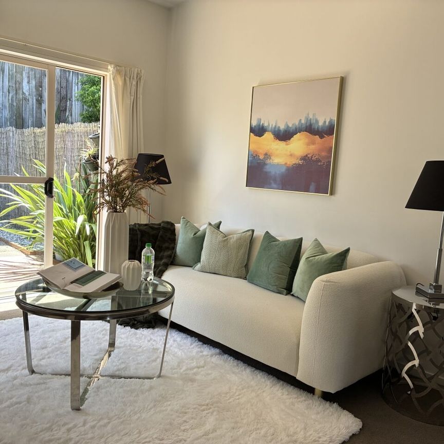 Charming Townhouse in Bayview - Photo 1