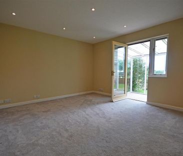 2 bedroom semi-detached bungalow to rent - Photo 1