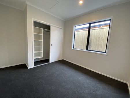 68 Hokioi Drive, Kenepuru - Photo 5