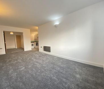 1 bedroom Flat To Let - Photo 4
