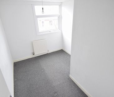 To Let 3 Bed Maisonette - Photo 6