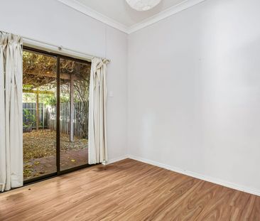 Stylish, Sophisticated and Perfectly Located! - Photo 5