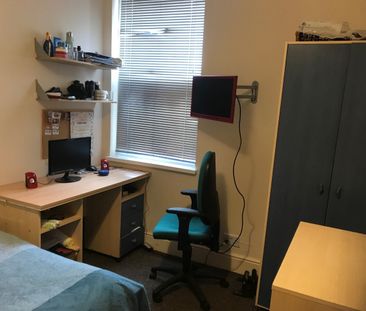 6 bedroom house to rent - Photo 3