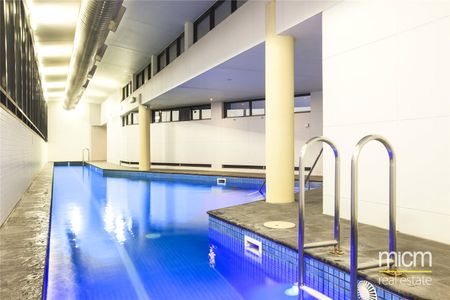 126/99 Whiteman Street - Photo 5