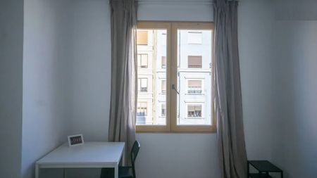 Avenida de Peris y Valero, Valencia, Valencian Community 46006 - Photo 4